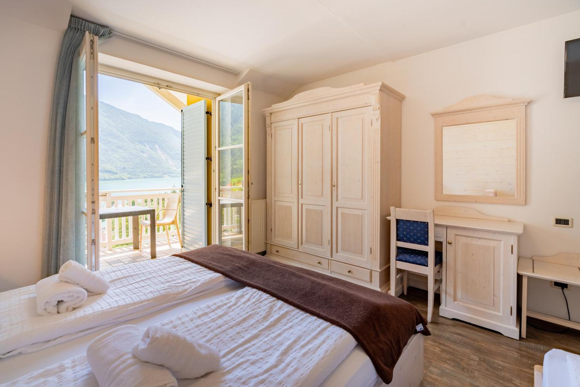 Hotel Europa Molveno Exterior foto