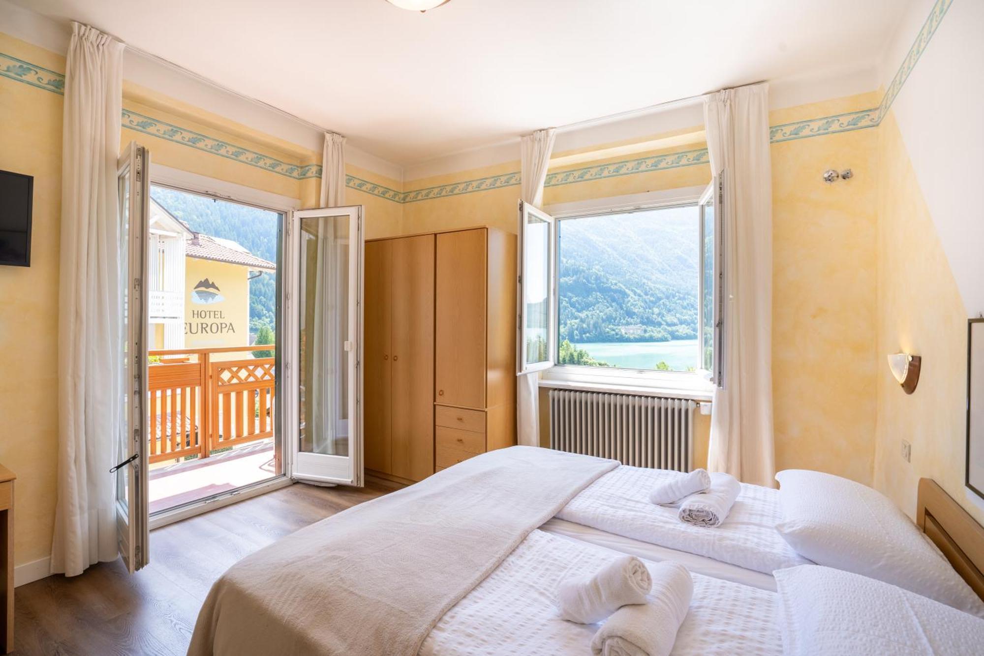 Hotel Europa Molveno Exterior foto